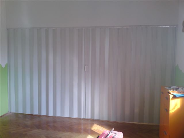 harmonikaajtó
